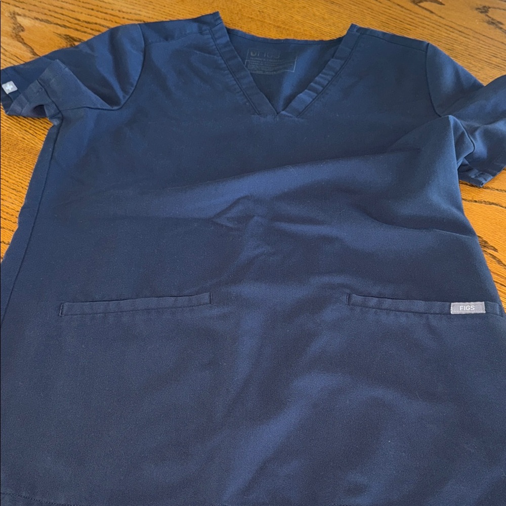 Figs Scrub Top